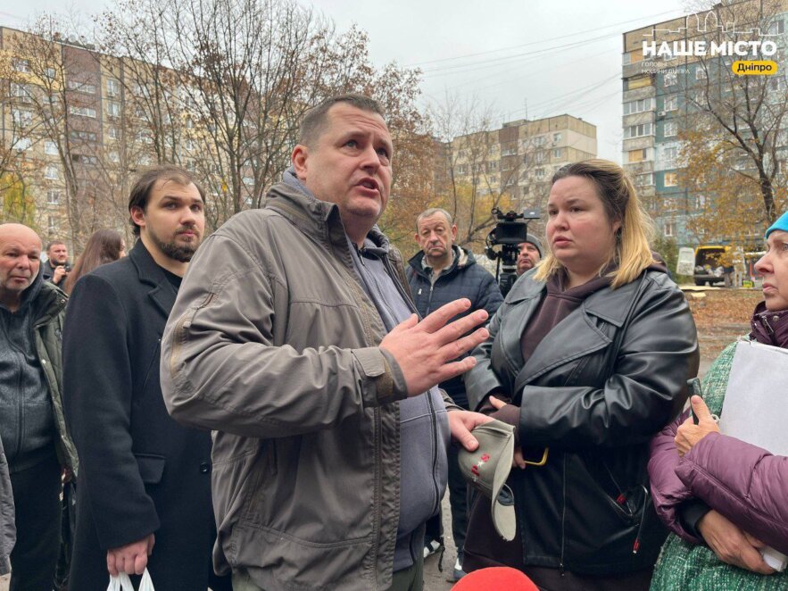 Я вже четвертий рік не сплю: Філатов знову побував на рідній «Перемозі», де ворожий дрон зруйнував два під’їзди