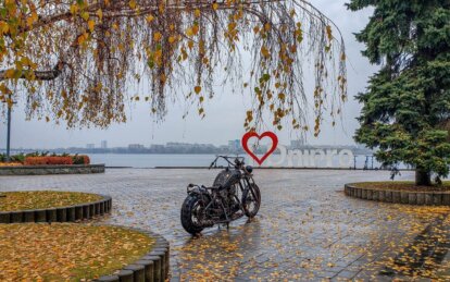 Кований «кінь» на Фестивальному причалі - Наше Місто