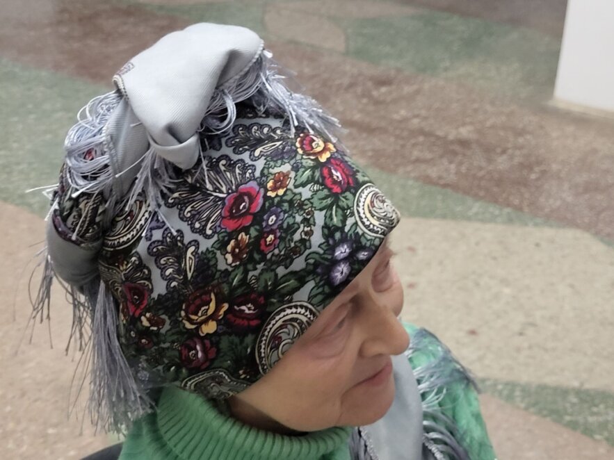 ЕКСКЛЮЗИВ
                                Стильний аксесуар та потужний оберіг: чому дніпрянки носять хустки