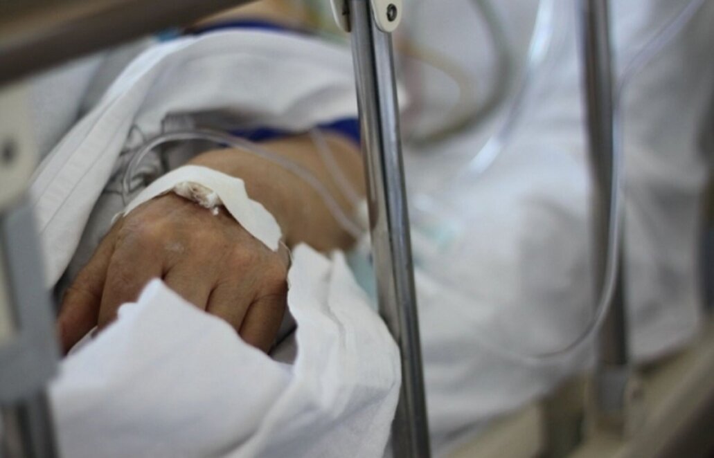 Працював в амбулаторії, коли туди влучив ворожий снаряд: історія лікаря, який до останнього надавав допомогу у Нікополі