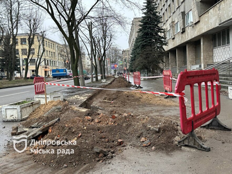 ОФІЦІЙНО                Саме після звернення до міської влади процес зрушив з місця: у Дніпрі завершують заміну 85-річного кабелю в багатоповерхівці