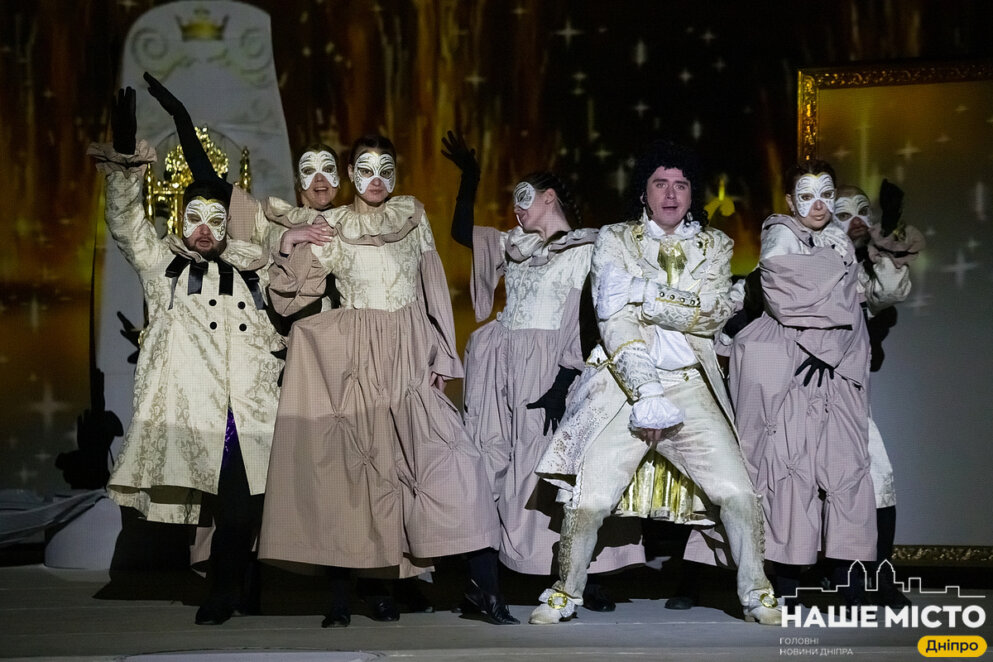 ЕКСКЛЮЗИВ
                                Вражаючі спецефекти та фокуси: у Драмікомі готують прем’єру казки «Красуня та Чудовисько»