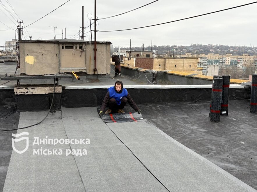 ОФІЦІЙНО                У Дніпрі відновлюють будинки ОСББ та ЖБК, пошкоджені внаслідок ракетних атак