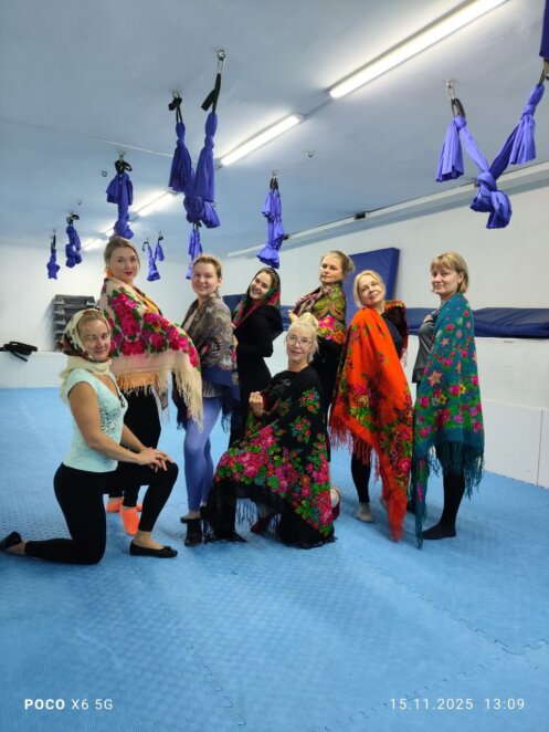 ЕКСКЛЮЗИВ
                                Сальса у спортивній залі: як у Дніпрі креативно використовують хустки