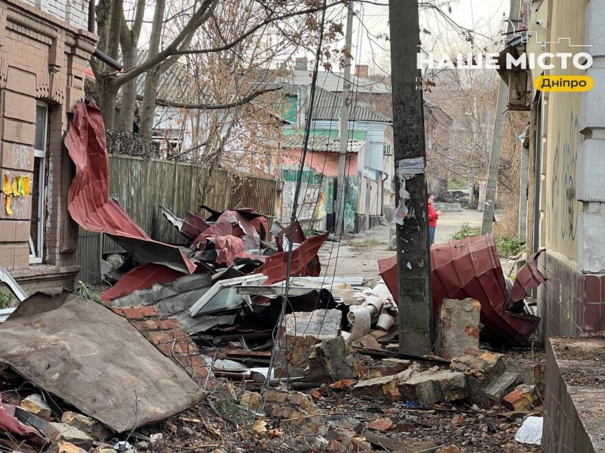 ЕКСКЛЮЗИВ
                                Ворожий удар дронами по Дніпру 8 грудня: що відбувається на місці події