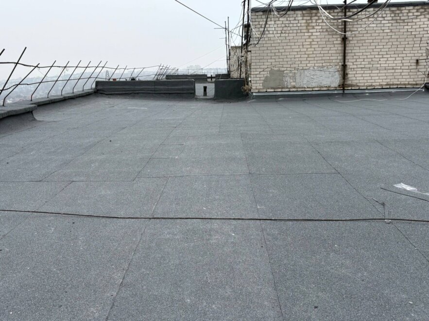 ОФІЦІЙНО                Відновлення після ворожого удару: у багатоповерхівці Дніпра відремонтували покрівлю та міжпанельні шви