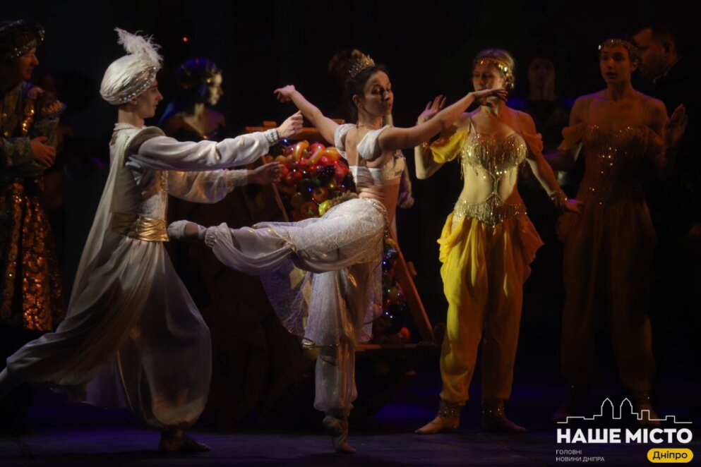 ЕКСКЛЮЗИВ
                                Вражаючі спецефекти та справжнє кохання: прем’єра вистави «Аладдін» у Дніпровській опері