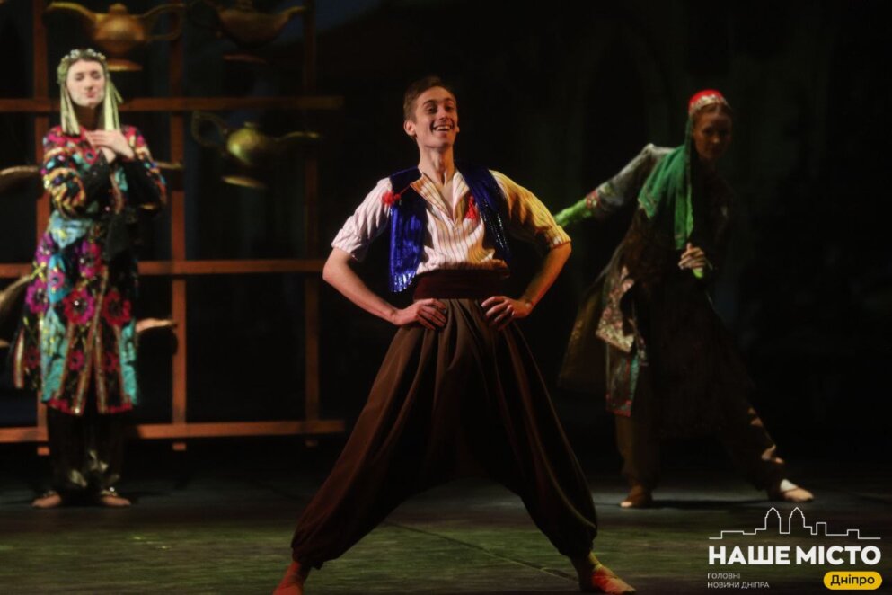 ЕКСКЛЮЗИВ
                                Вражаючі спецефекти та справжнє кохання: прем’єра вистави «Аладдін» у Дніпровській опері