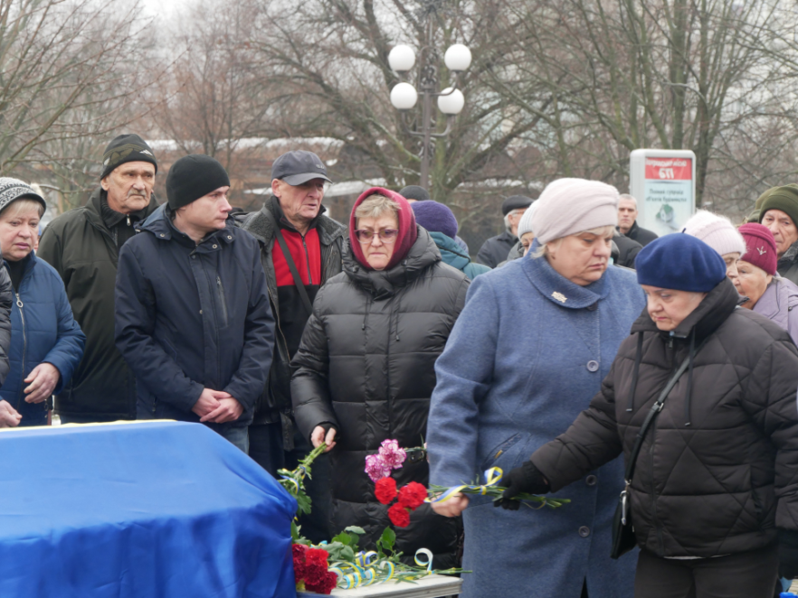 Захиснику був лише 31 рік: у Покрові провели в останню путь загиблого військового