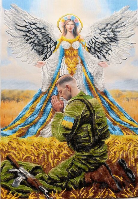 Між викликом і стібком: як лікарка екстреної медичної допомоги з Дніпра відновлює сили через вишивку бісером