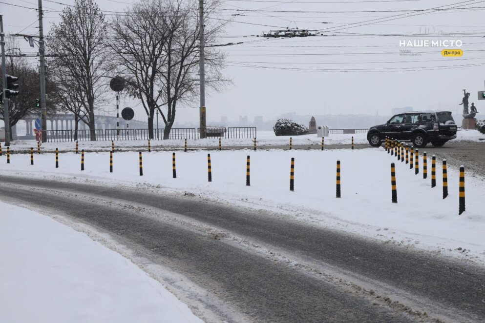 ОФІЦІЙНО                Оновлені світлофори, яскрава розмітка та “берлінські подушки”: що зробили у Дніпрі в 2025 р. для безпеки дорожнього руху