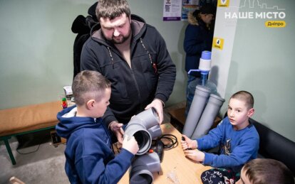 Ноу-хау днепровских волонтеров: как креативные кормушки помогают выжить бездомным животным