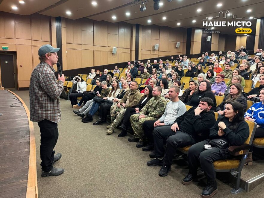 ЕКСКЛЮЗИВ
                                У Дніпрі відомий волонтер і режисер Денис Христов презентував матеріали фільму «Гірник» про евакуації з Донеччини