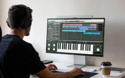 Пісня ллється мов річечка: як з допомою ШІ автори з Дніпра створюють музику та кліпи