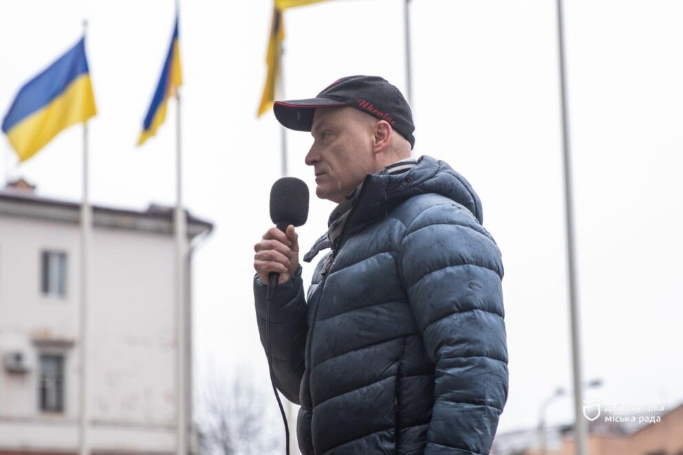 ОФІЦІЙНО                День спротиву окупації Криму: у Дніпрі підняли прапор кримськотатарського народу
