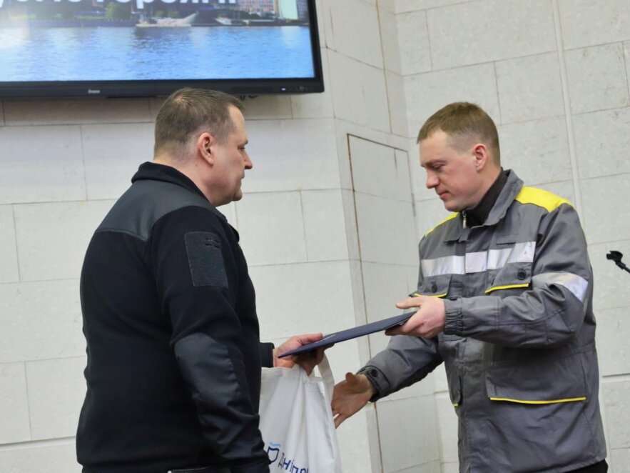 Нам и дякують и проклинають одночасно: історія 26-річного енергетика з Дніпра Владислава Котенка