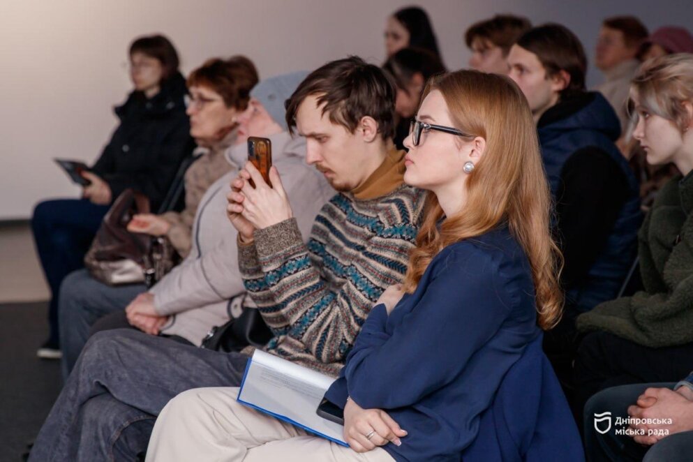 ОФІЦІЙНО                Від УПА до сьогодення: у Дніпрі розповіли про еволюцію українського спротиву