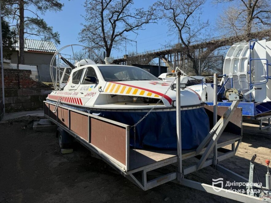 Підготовка до можливих підтоплень: у Дніпрі перевірили рятувальну техніку