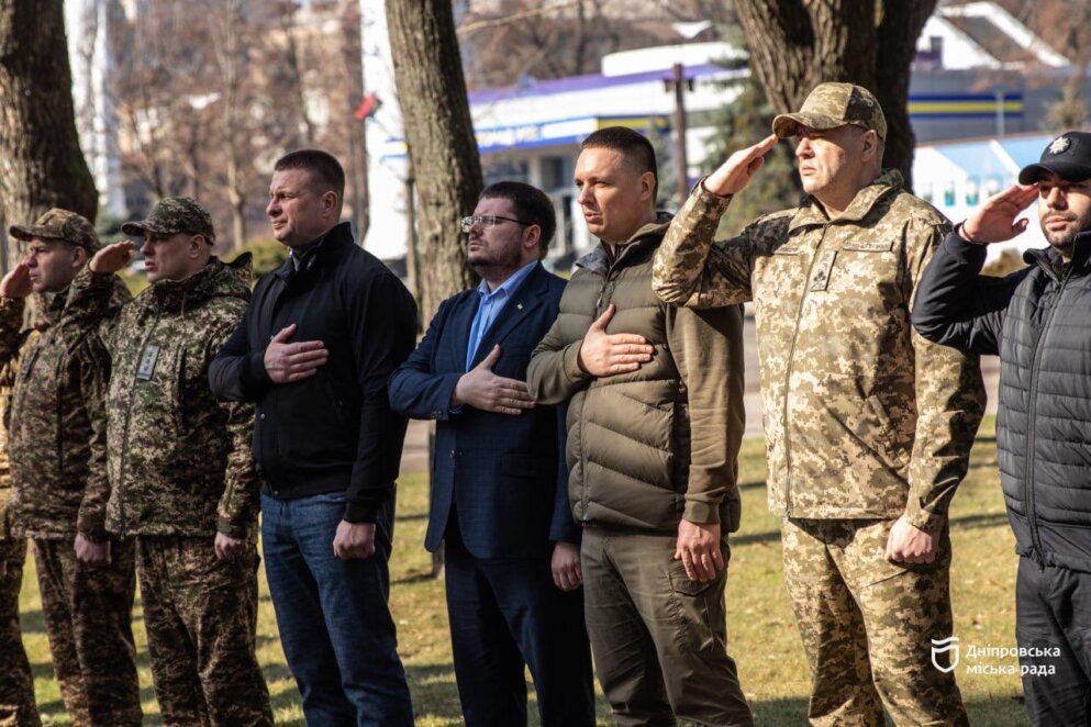 ОФІЦІЙНО                У Дніпрі підняли прапор Національної гвардії України з нагоди професійного свята