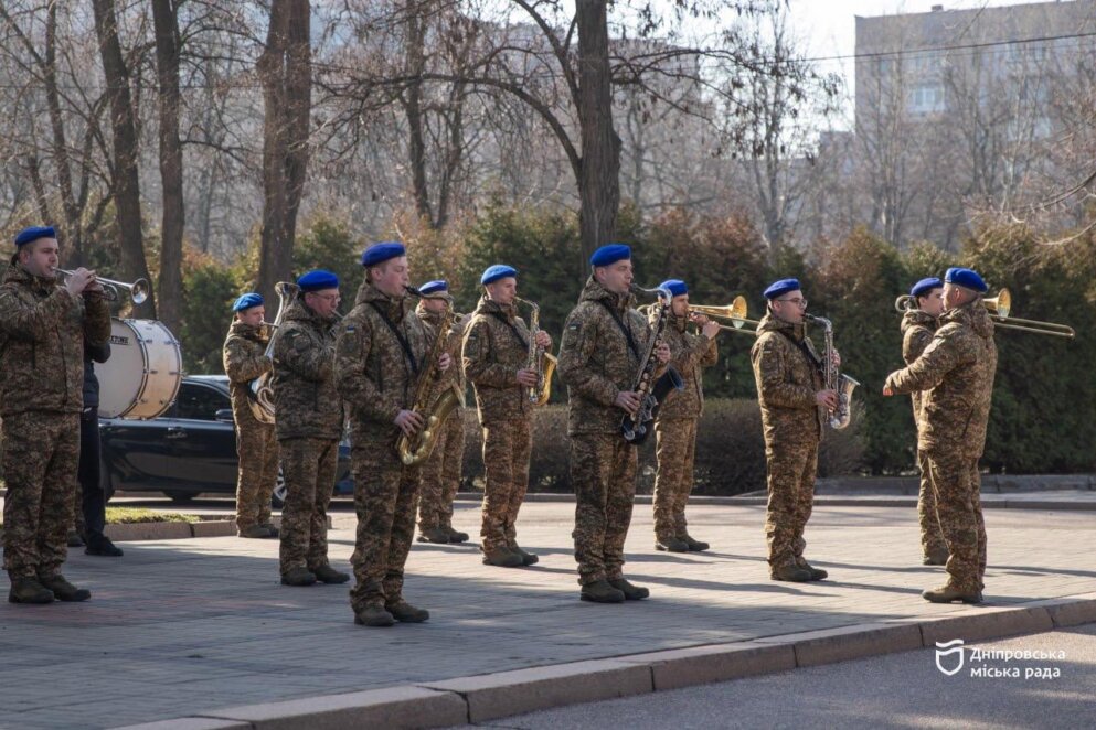 ОФІЦІЙНО                У Дніпрі підняли прапор Національної гвардії України з нагоди професійного свята
