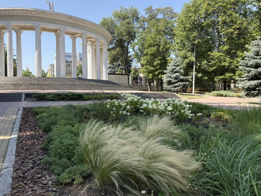 ЕКСКЛЮЗИВ
                                Легені міста: квітучі магнолії та декоративні злаки змінюють обличчя Дніпра