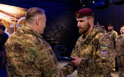 Військовий з Дніпропетровської області отримав три нагороди за мужність та професіоналізм на фронті