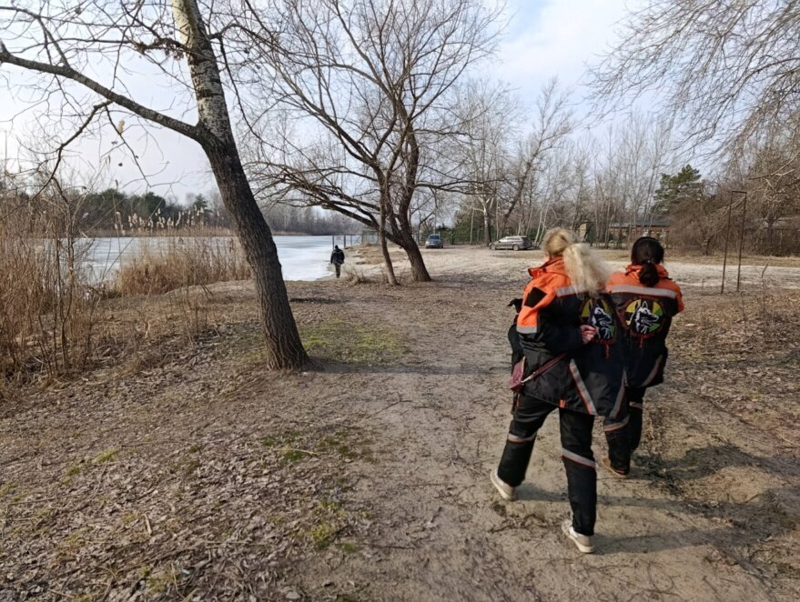 Поряд з Дніпром дві доби тривають пошуки 66-річного чоловіка, який не повернувся з прогулянки