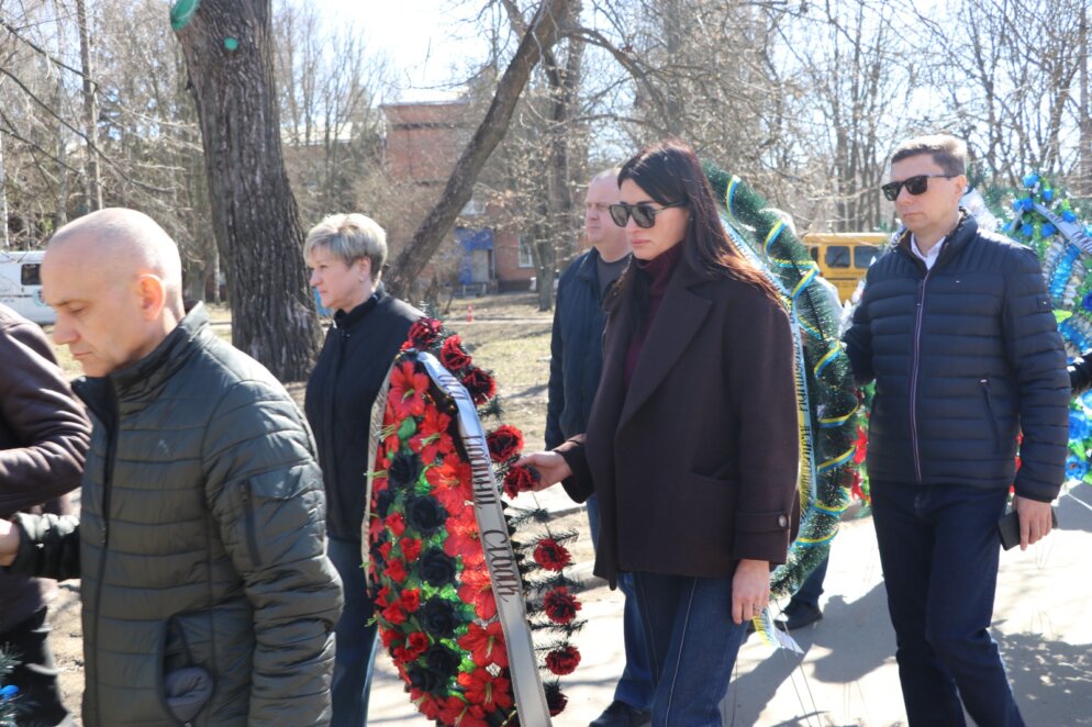 У Нікополі провели в останню путь головного сержанта