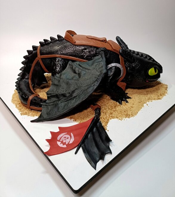 Дніпровський кондитер створив 3D-торт у вигляді Беззубика з «Як приручити дракона»