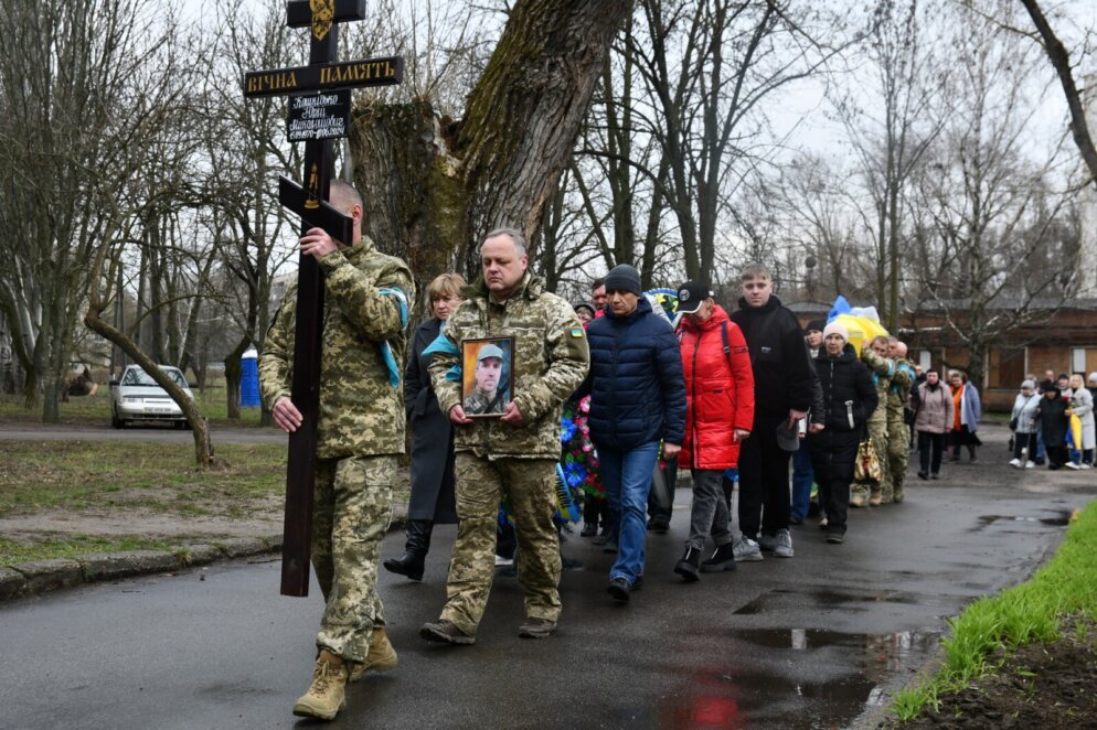 Два роки вважався зниклим безвісти: у Нікополі провели в останню путь солдата