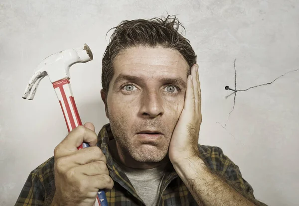 Молоток замість аргументу: пенсіонер з Дніпра відправив чоловіка до лікарні