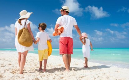 Експертка з Дніпра розповіла, які закордонні тури зараз варто бронювати та скільки це коштує