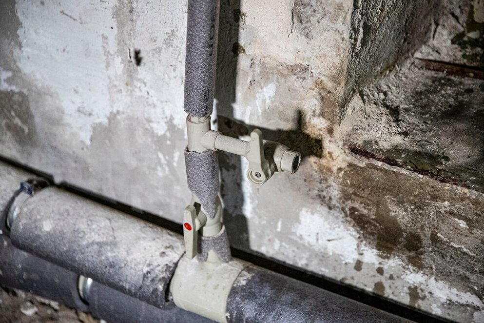 ЕКСКЛЮЗИВ
                                Герої без бронежилетів: комунальники Дніпра рятують будинки й людей під час війни