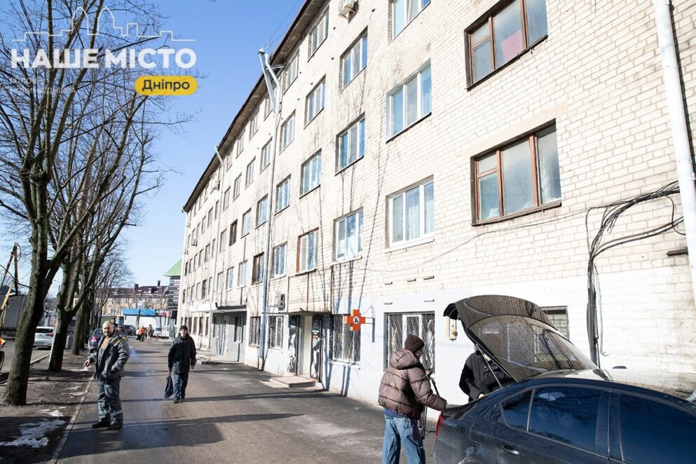 ЕКСКЛЮЗИВ
                                Герої без бронежилетів: комунальники Дніпра рятують будинки й людей під час війни