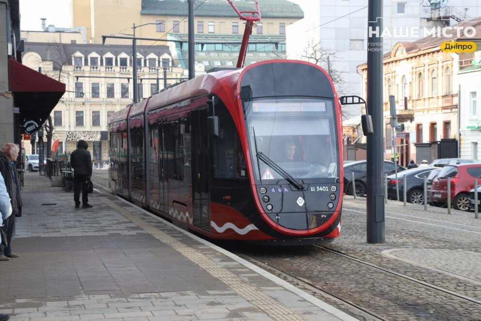 Як курсує транспорт у Дніпрі 8 березня 2026