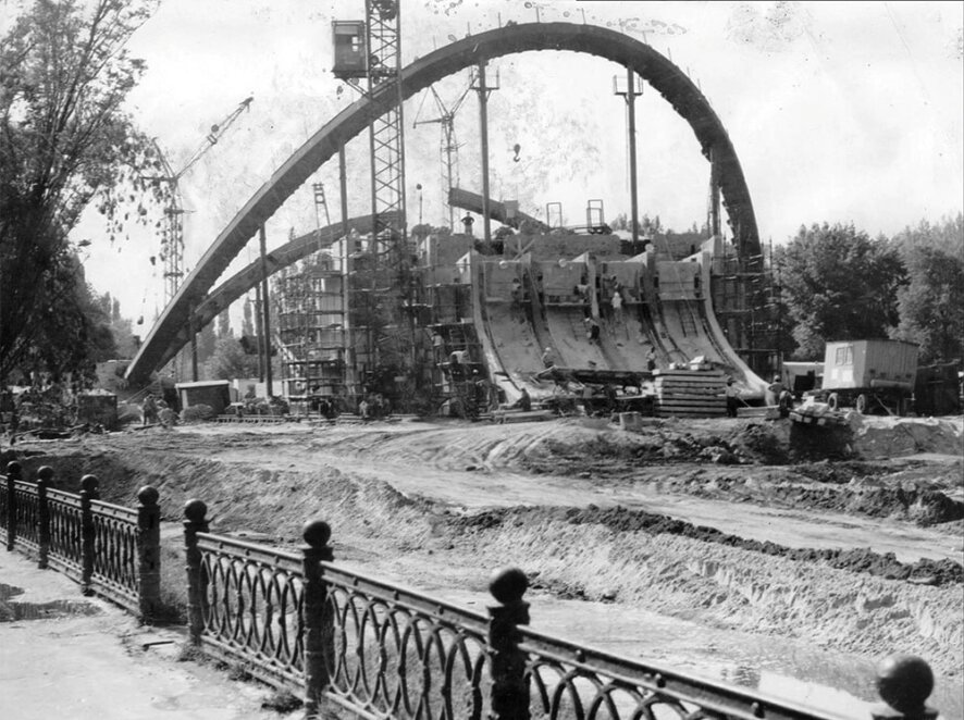 ЕКСКЛЮЗИВ
                                Літній театр у парку Глоби: як з’явилася легендарна «ракушка» у Дніпрі