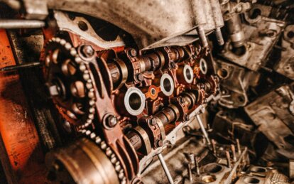 Які деталі двигуна найчастіше потребують заміни після 100 тисяч кілометрів?