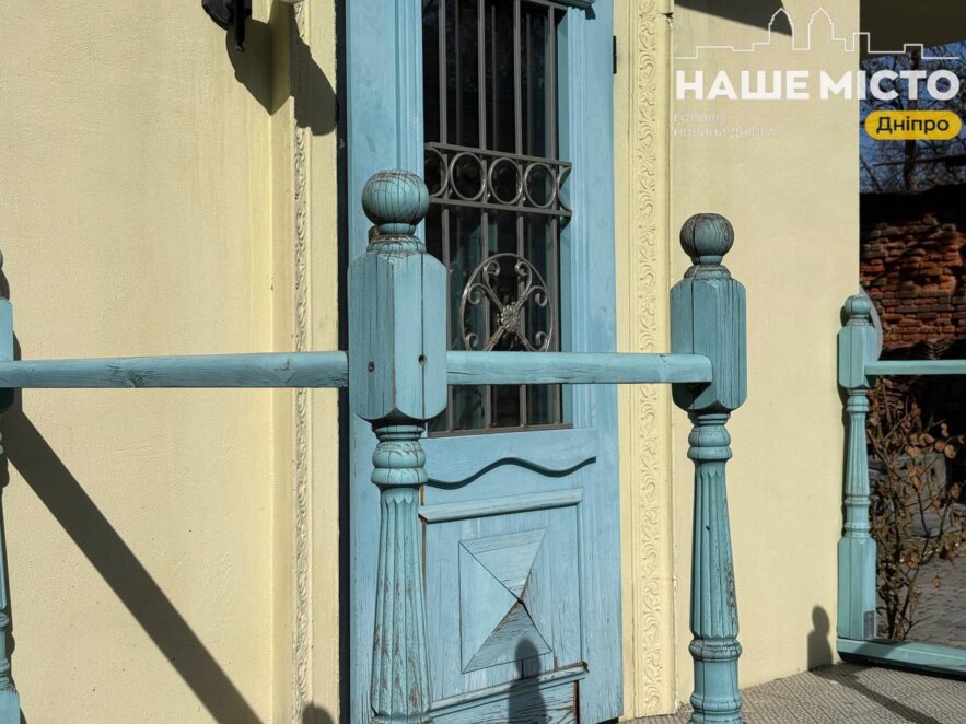 Будинок-загадка на Троїцькій: незвична архітектура та історія місця, яке дивує дніпрян