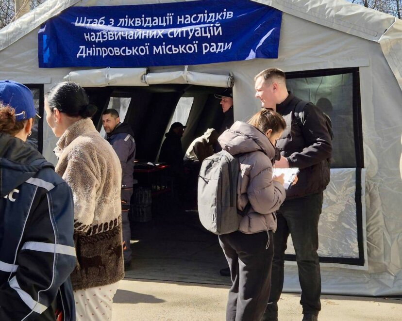 Скло, уламки та гілля з вулиць вивозять тоннами: Борис Філатов про наслідки масованої атаки на Дніпро