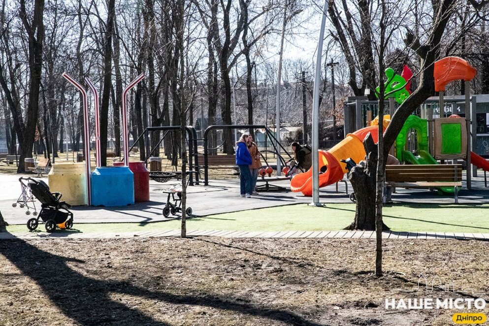 ЕКСКЛЮЗИВ
ОФІЦІЙНО                У Дніпрі з приходом весни розпочали масштабне озеленення парків