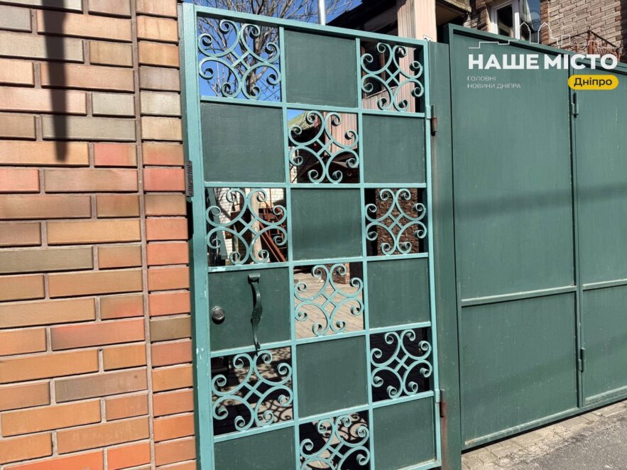 ЕКСКЛЮЗИВ
                                Будинок із перлиною: казкова архітектура серед вулиць Дніпра