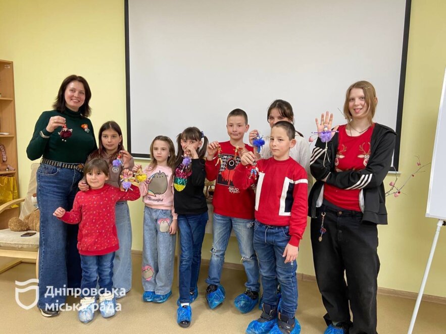 ОФІЦІЙНО                Соціальна підтримка через творчість: у Дніпрі організували майстер-клас для дітей з виготовлення ляльок