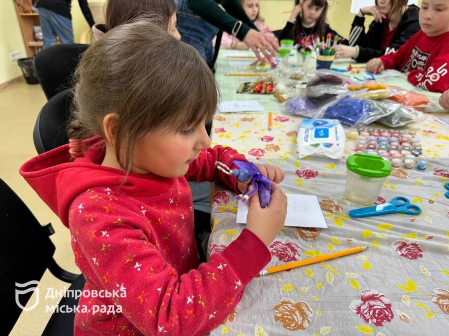 ОФІЦІЙНО                Соціальна підтримка через творчість: у Дніпрі організували майстер-клас для дітей з виготовлення ляльок
