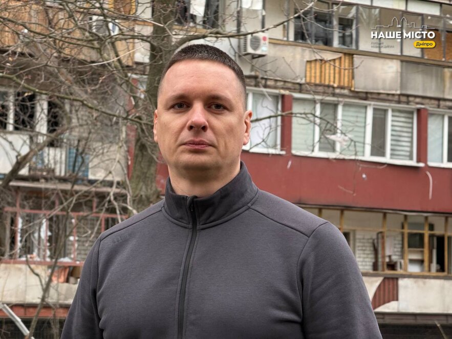 ЕКСКЛЮЗИВ
                                Закривають вікна плівкою та OSB-плитами: у Дніпрі ліквідовують наслідки атаки 24 березня