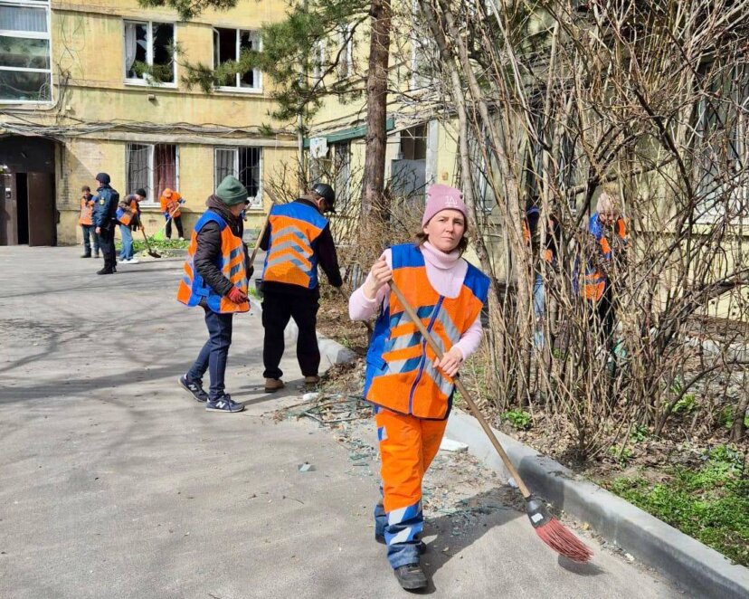 У середмісті Дніпра внаслідок ворожого удару пошкоджено гімназію та 7 багатоповерхівок