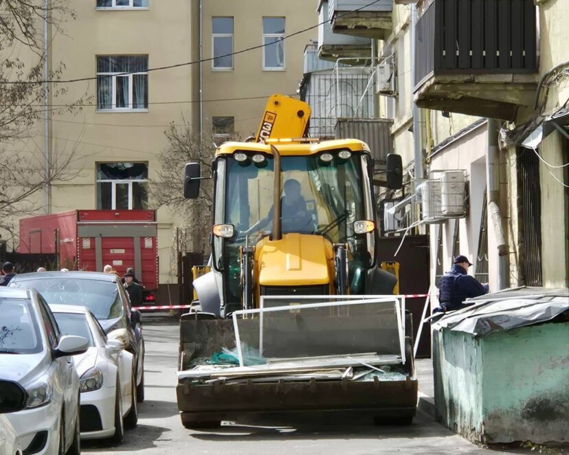 У середмісті Дніпра внаслідок ворожого удару пошкоджено гімназію та 7 багатоповерхівок