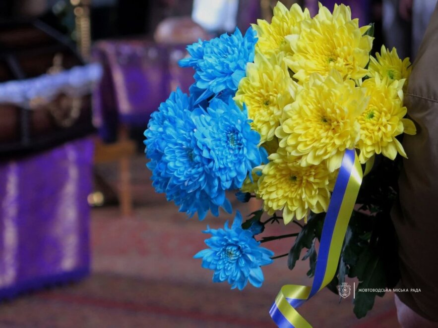 Рятував побратимів під обстрілами: у Жовтих Водах попрощалися із загиблим Героєм