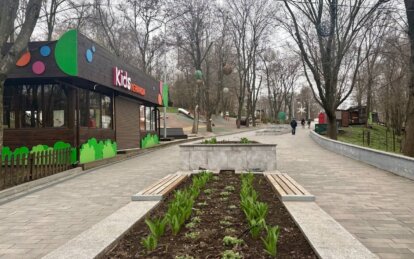 У парку Зелений Гай чистять схили та впорядковують зони відпочинку