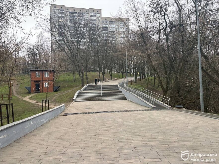 ОФІЦІЙНО                У парку Зелений Гай чистять схили та впорядковують зони відпочинку