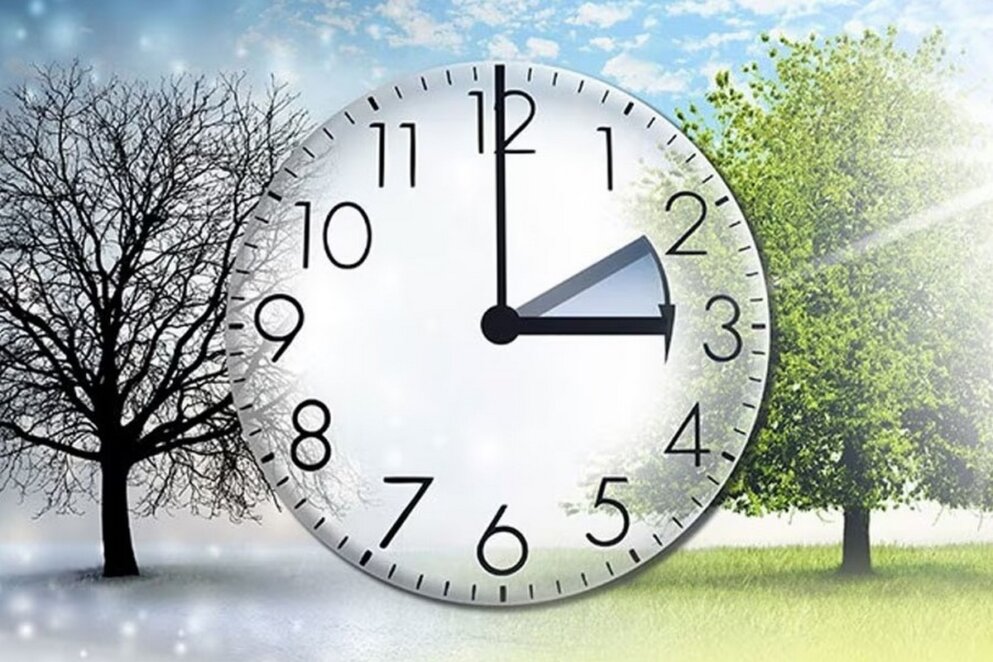 Україна переводить годинники на літній час 2026 — дата, наслідки та як не зруйнувати собі сон